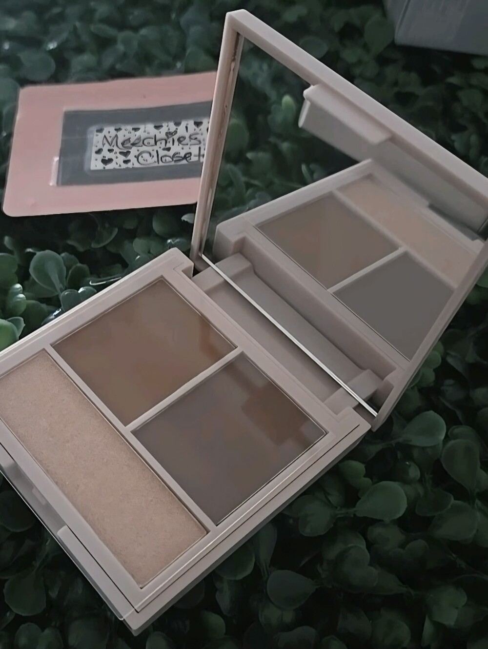 Makeup Revolution Contour Powder Compact Palette Light Highlight Bronze NIB